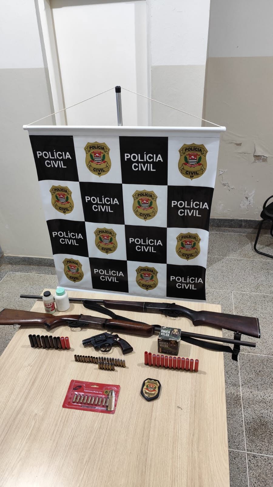 Polícia Civil de Nova Independência prendeu morador com 03 armas de fogo e munições 