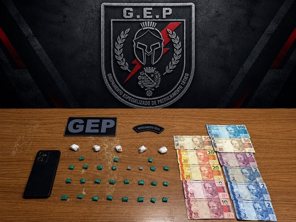 Grupo Especializado de Patrulhamento Tático prende suspeito de tráfico e apreende 32 porções de crack em Araçatuba