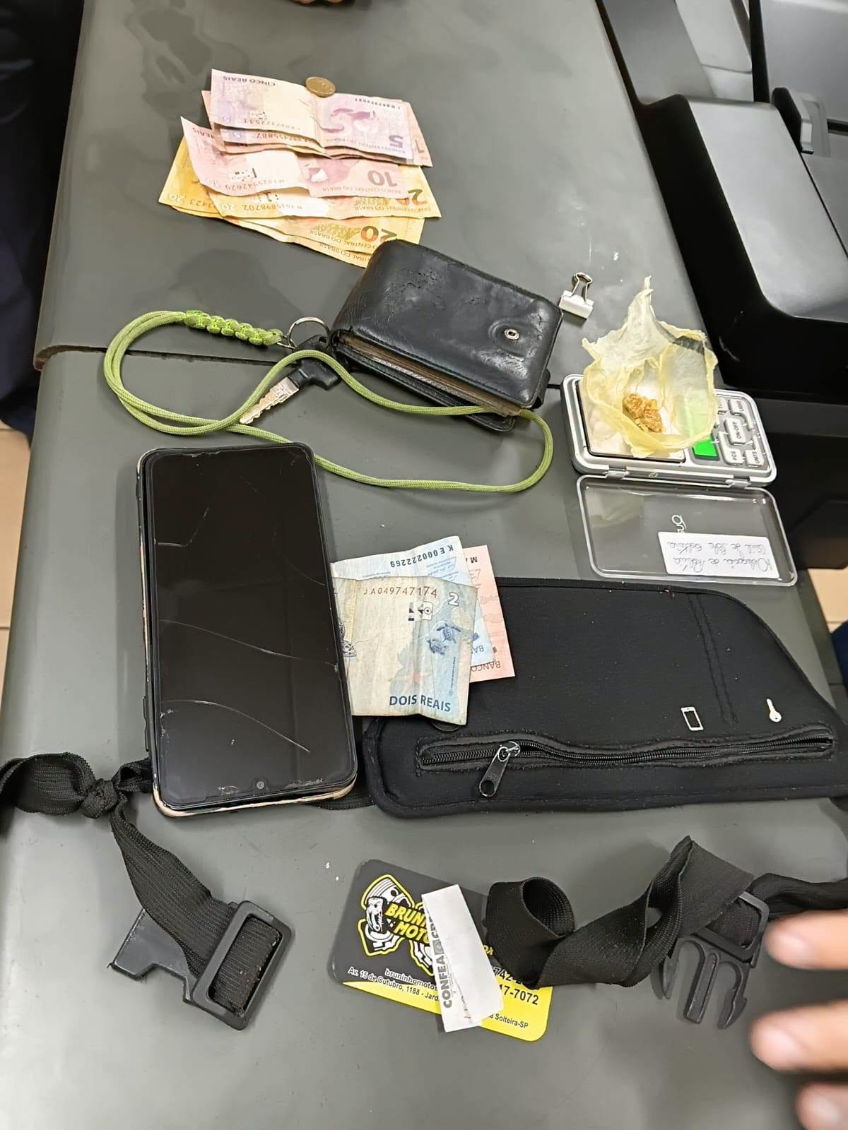 Guarda Civil Municipal de IIha Solteira prende em flagrante um indivíduo que estaria praticando tráfico de drogas nas proximidades da Escola Norte