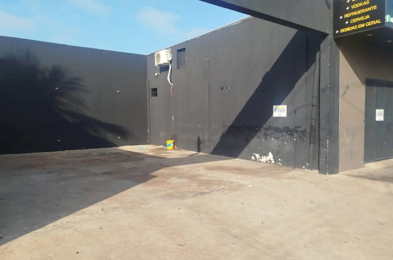 Homem é baleado em frente a conveniência e suspeita de dívida financeira em Três Lagoas 