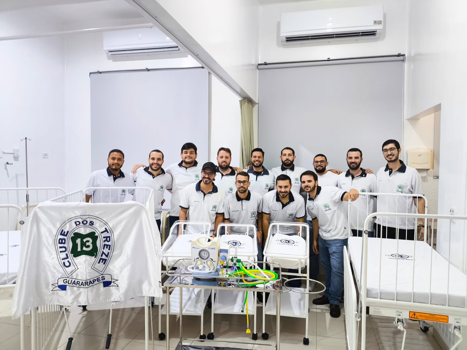 Clube dos Treze doa berços infantis, berços para recém nascidos e Baby Puff para Santa Casa de Guararapes 