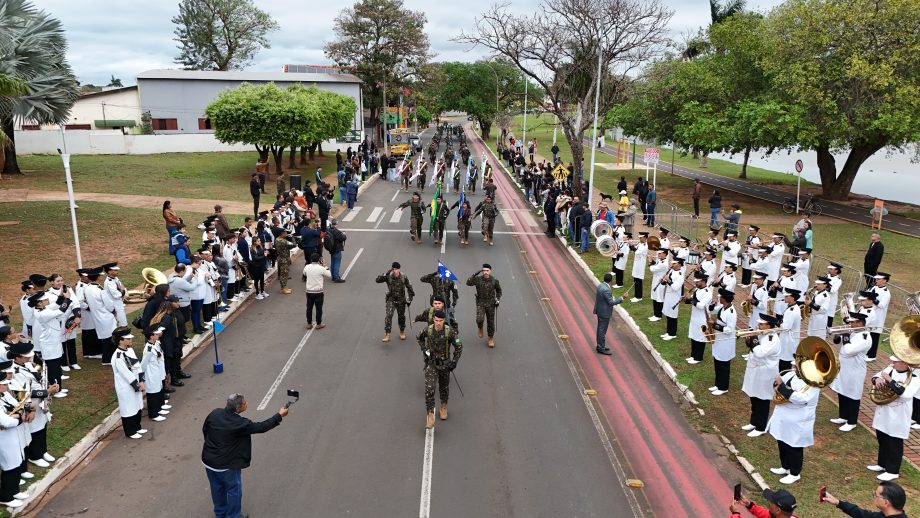 Desfile de 7 de Setembro reúne população e forças de segurança na Lagoa Maior em Três Lagoas 