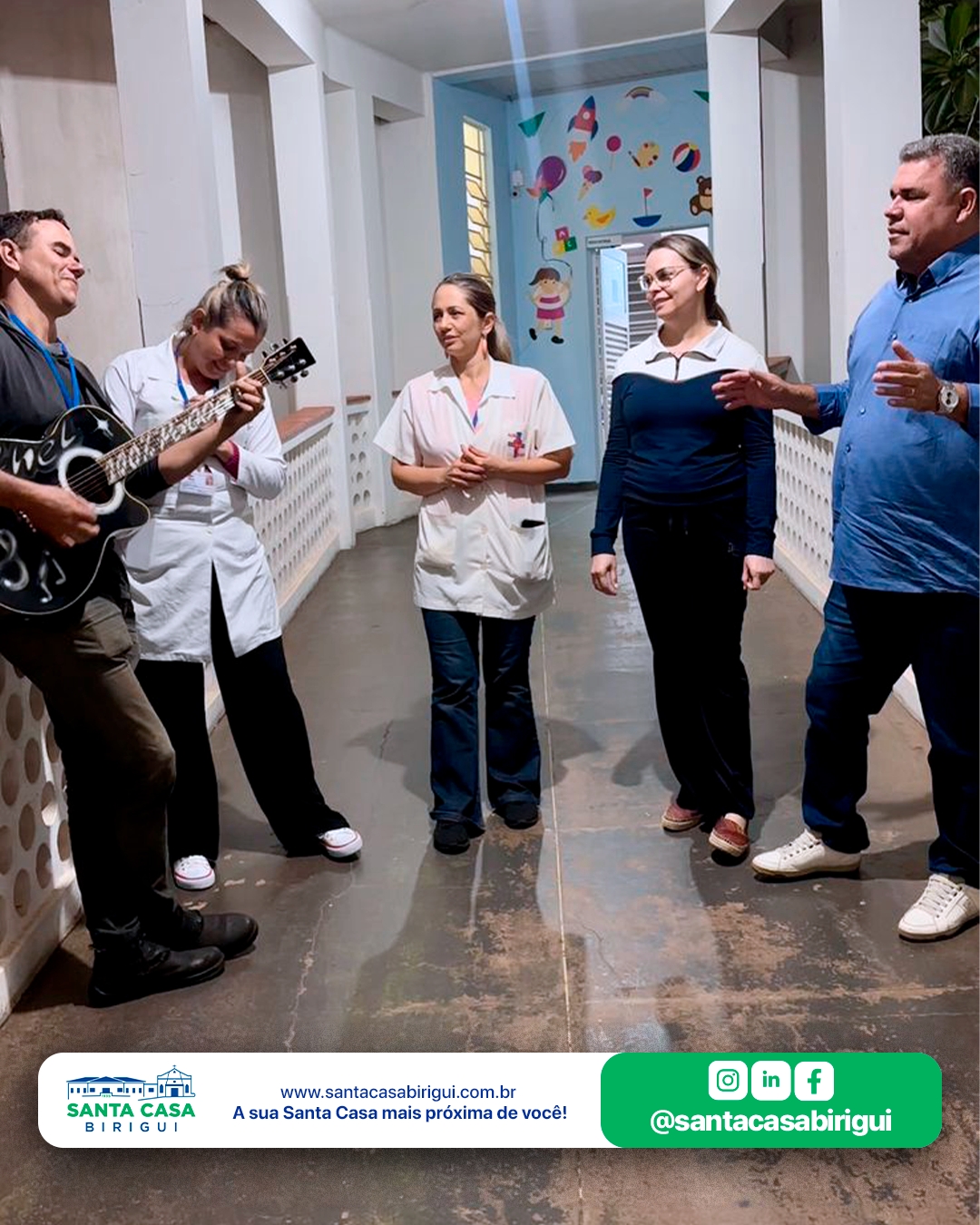 Grupo Alma Curada, formado por voluntários, leva música e oração a pacientes internados na Santa Casa de Birigui