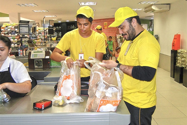CIAT de Três Lagoas tem vaga de empacotador, repositor, padeiro e outras funções
