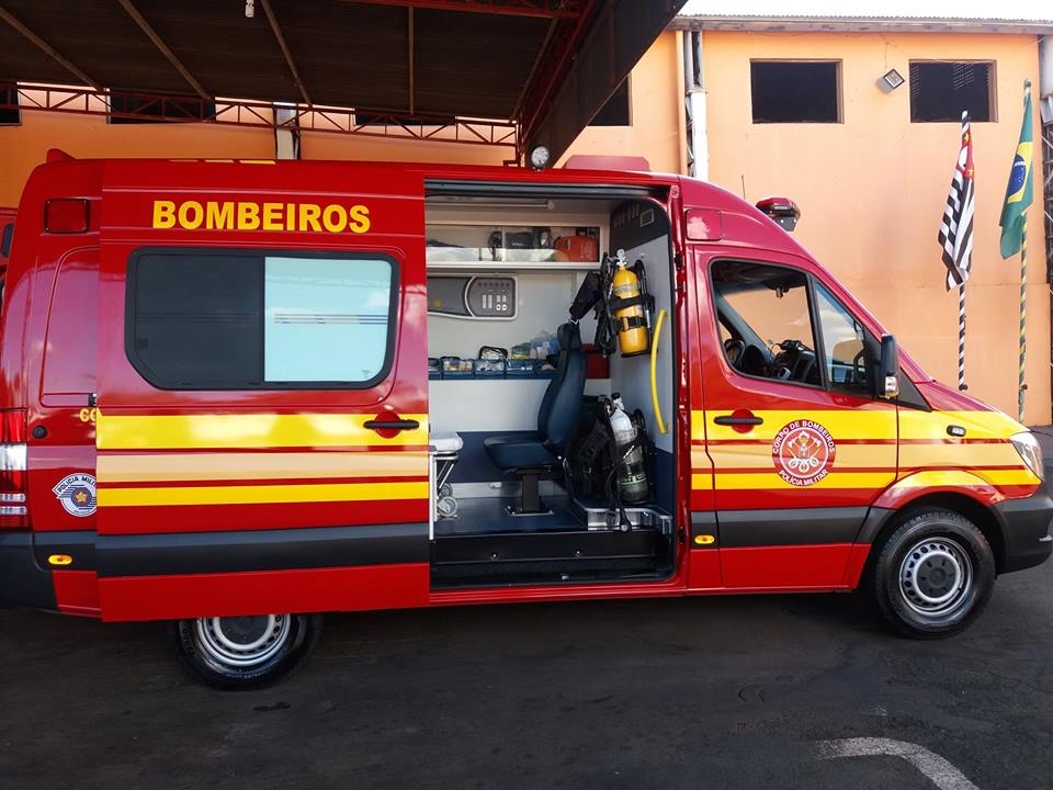 Jovem cai de moto e fica ferida na rodovia General Figueiredo em Andradina
