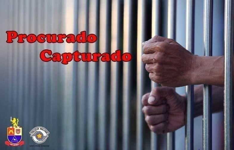 POLÍCIA MILITAR CAPTURA HOMEM FORAGIDO DA JUSTIÇA NO MUNICÍPIO DE TUPI PAULISTA DURANTE FISCALIZAÇÃO DE TRÂNSITO
