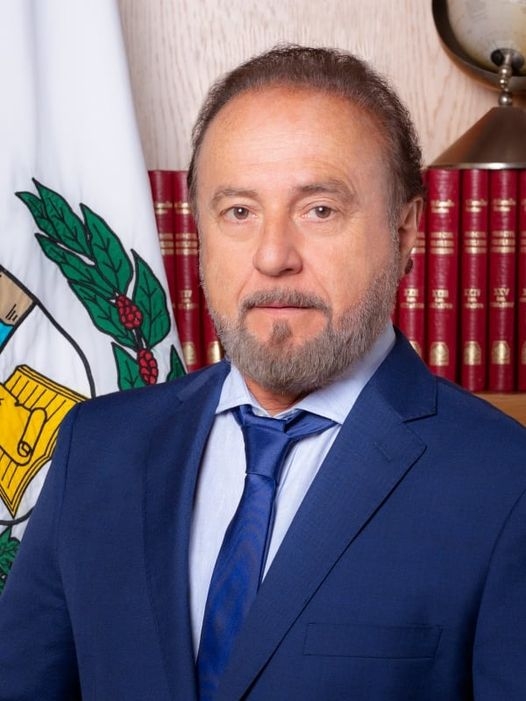 PREFEITO DE ANDRADINA MÁRIO CELSO QUER FINANCIAR R$ 16 MILHÕES PARA ENERGIA SOLAR