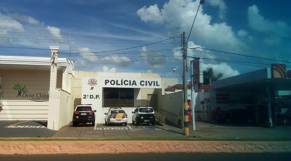 2º DP de Andradina prende mulher e fecha casa de prostituição no bairro Piscina