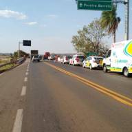 Engavetamento na General Figueiredo no entrocamento com Marechal Rondon envolve 03 veículos em Andradina