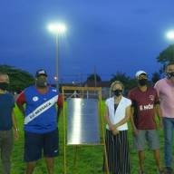 Base de grandes craques, campinho da da Vila Mineira recebe iluminação em Andradina