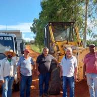 Prefeito de Murutinga do Sul acompanha reparos nos assentamentos do município