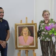 Ex-Prefeita Regina Mustafa é homenageada ao expor seu retrato na galeria do Paço Municipal de Mirandópolis
