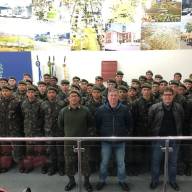 Presidente Guto Marão recepciona atiradores do Tiro de Guerra na Câmara de Andradina