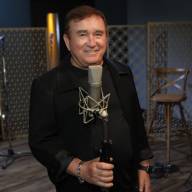 Amado Batista fará show inédito em Castilho dia 6 de setembro
