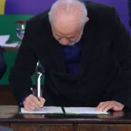 Lula assina medida provisória para taxar fundos de ‘super-ricos’