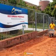 Governo de Andradina implanta calçada segura e acessível no Fórum