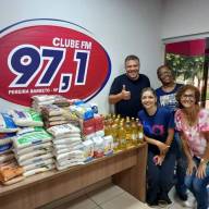 Rádio Club FM faz doação de alimentos para Santa Casa de Pereira Barreto