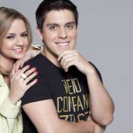 EM ANDRADINA MARIA CECÍLIA & RODOLPHO ABREM FIM DE SEMANA NATALINO NA PRAÇA MOURA ANDRADE