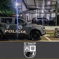 POLICIAIS MILITARES DO 12º BAEP PRENDEM HOMEM ACUSADO DE PORTE ILEGAL DE ARMA DE FOGO E TRÁFICO DE DROGAS EM ARAÇATUBA