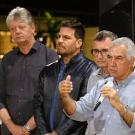 Em Três Lagoas, Reinaldo defende retomada da ferrovia e duplicação da BR-262