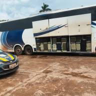 Em Água Clara Ônibus com Mercadorias Ilegais é Retido na BR-262 pela Polícia Rodoviária Federal 